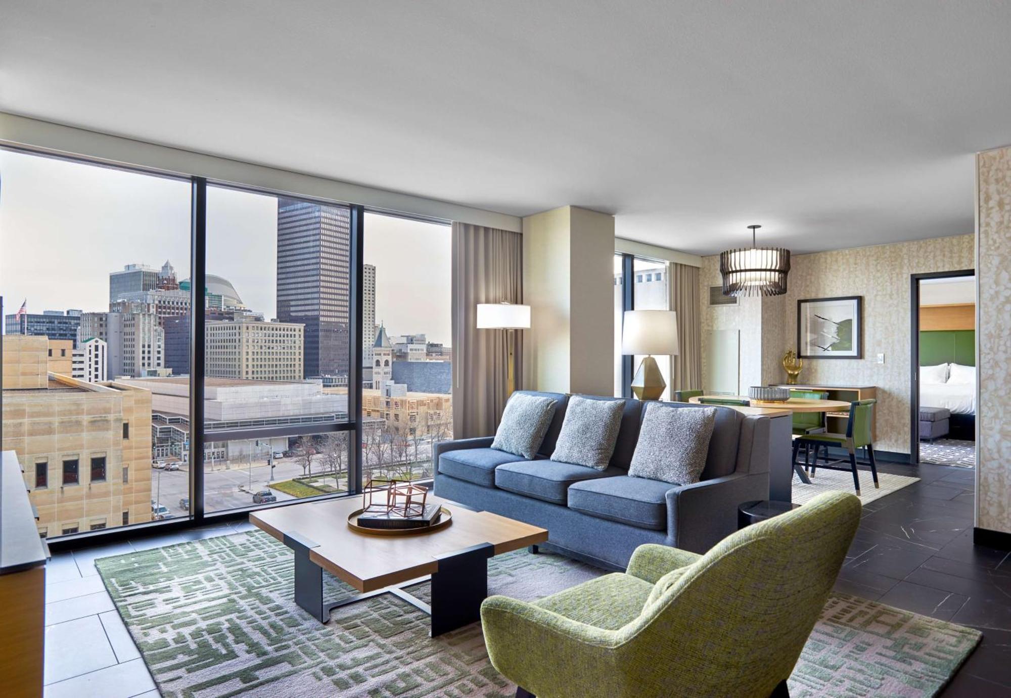 Skyline Suite,1552444180:JPEG